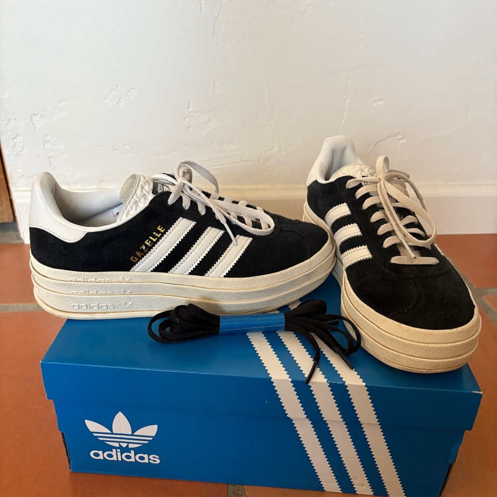 Adidas Gazelle Bold Platform Black and White Sneakers sz 6